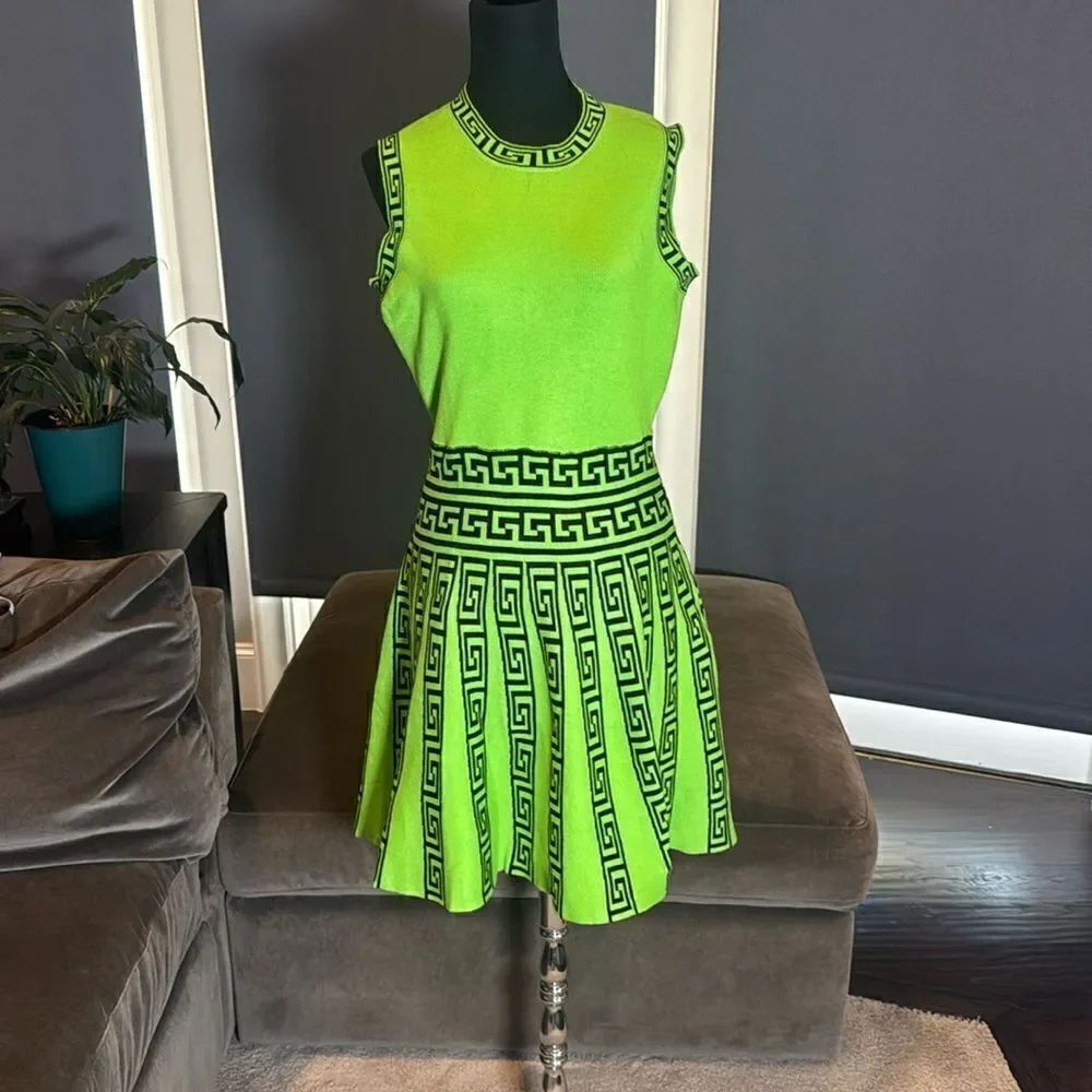 Women’s Casual Short Green Sleeveless Dress Flared Pleated Skirt Size L *READ